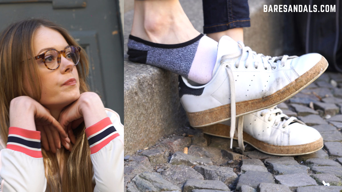 12038 – Selena play in socks and sneakers – Update